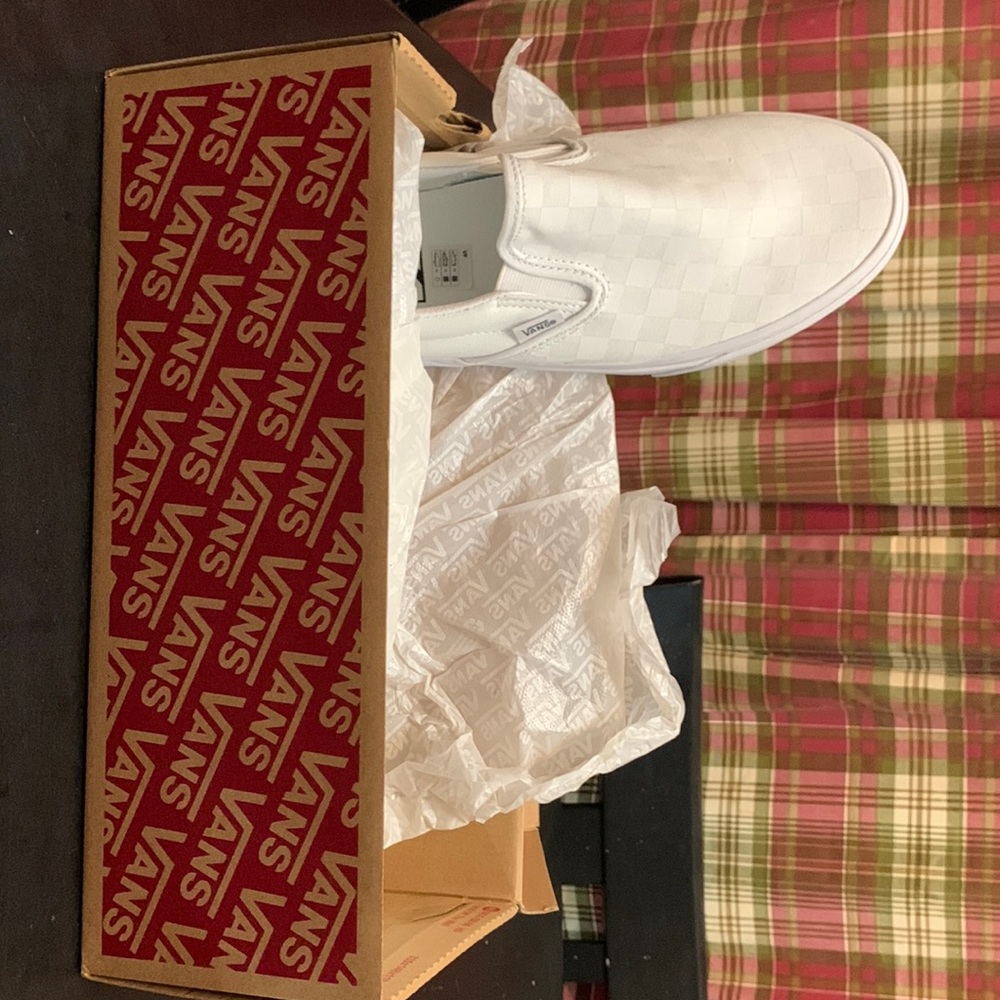 NWT Mens or Womens Vans slip on shoes size 10. White on white checkerboard.